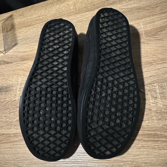 Vans triple black women’s 8.5 Men's 7 Canvas Sneakers off the wall low shoes - Picture 3 of 5